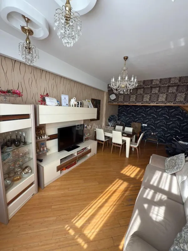 Satılır 3 otaqlı mənzil 95 m²