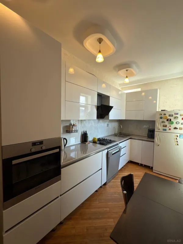 Satılır 3 otaqlı mənzil 95 m²