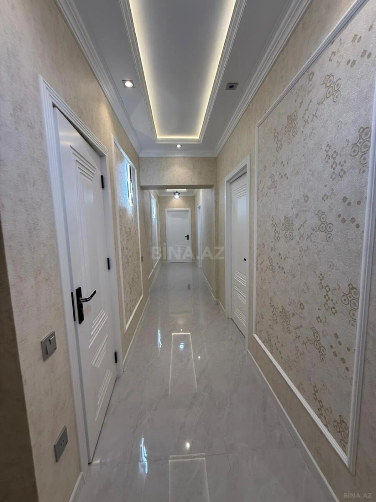 Satılır 3 otaqlı mənzil 116 m²