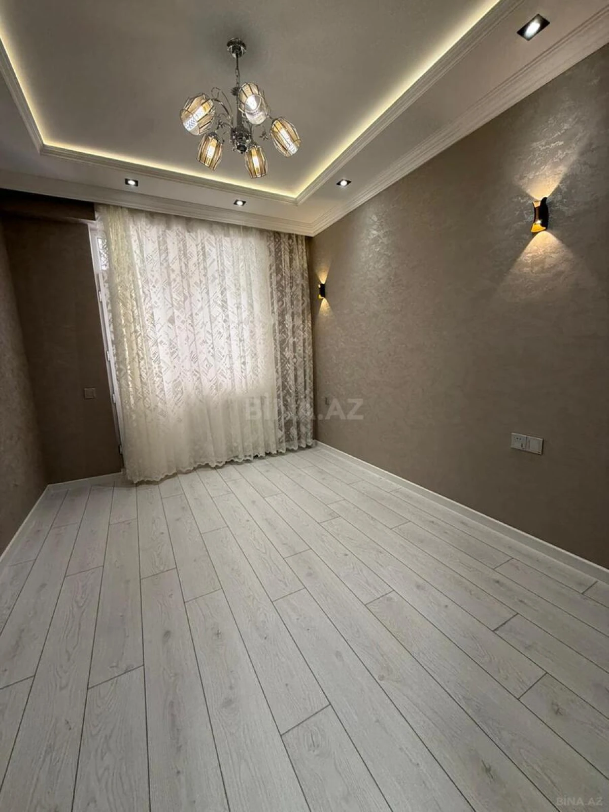 Satılır 3 otaqlı mənzil 116 m²