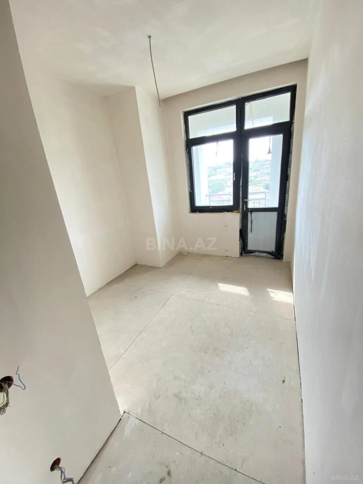 Satılır 2 otaqlı mənzil 78 m²