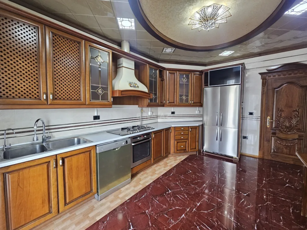 Kirayə verilir 4 otaqlı mənzil 185 m²