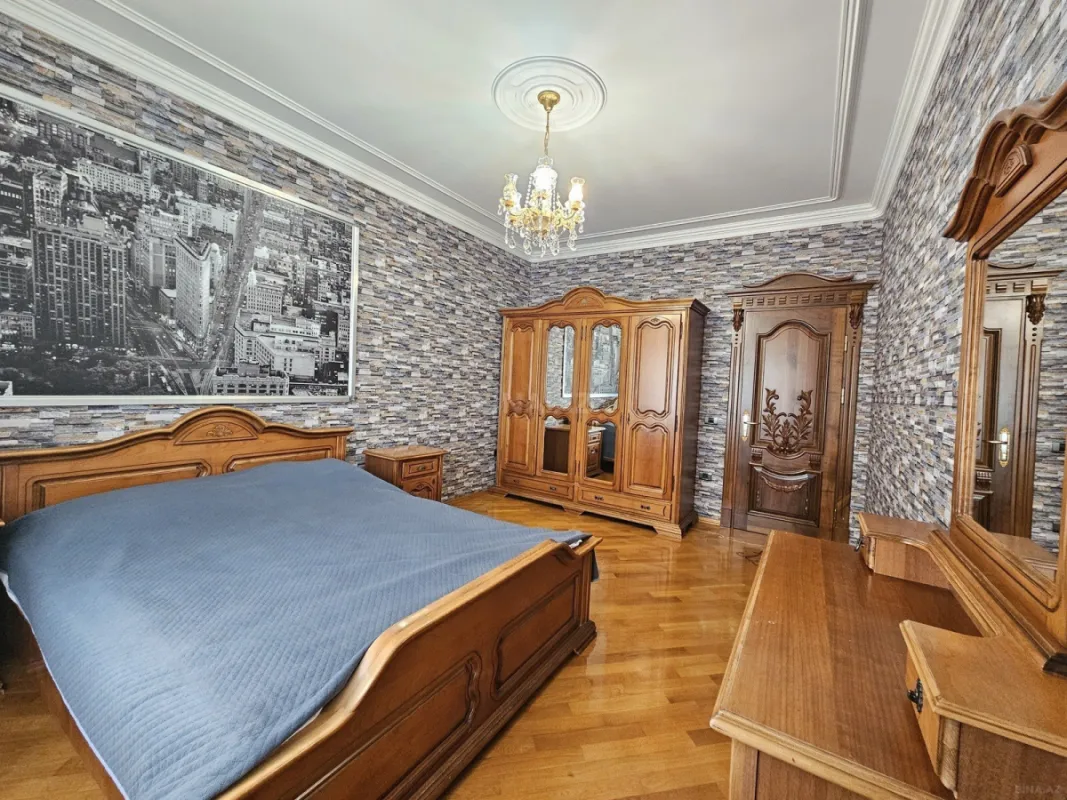 Kirayə verilir 4 otaqlı mənzil 185 m²