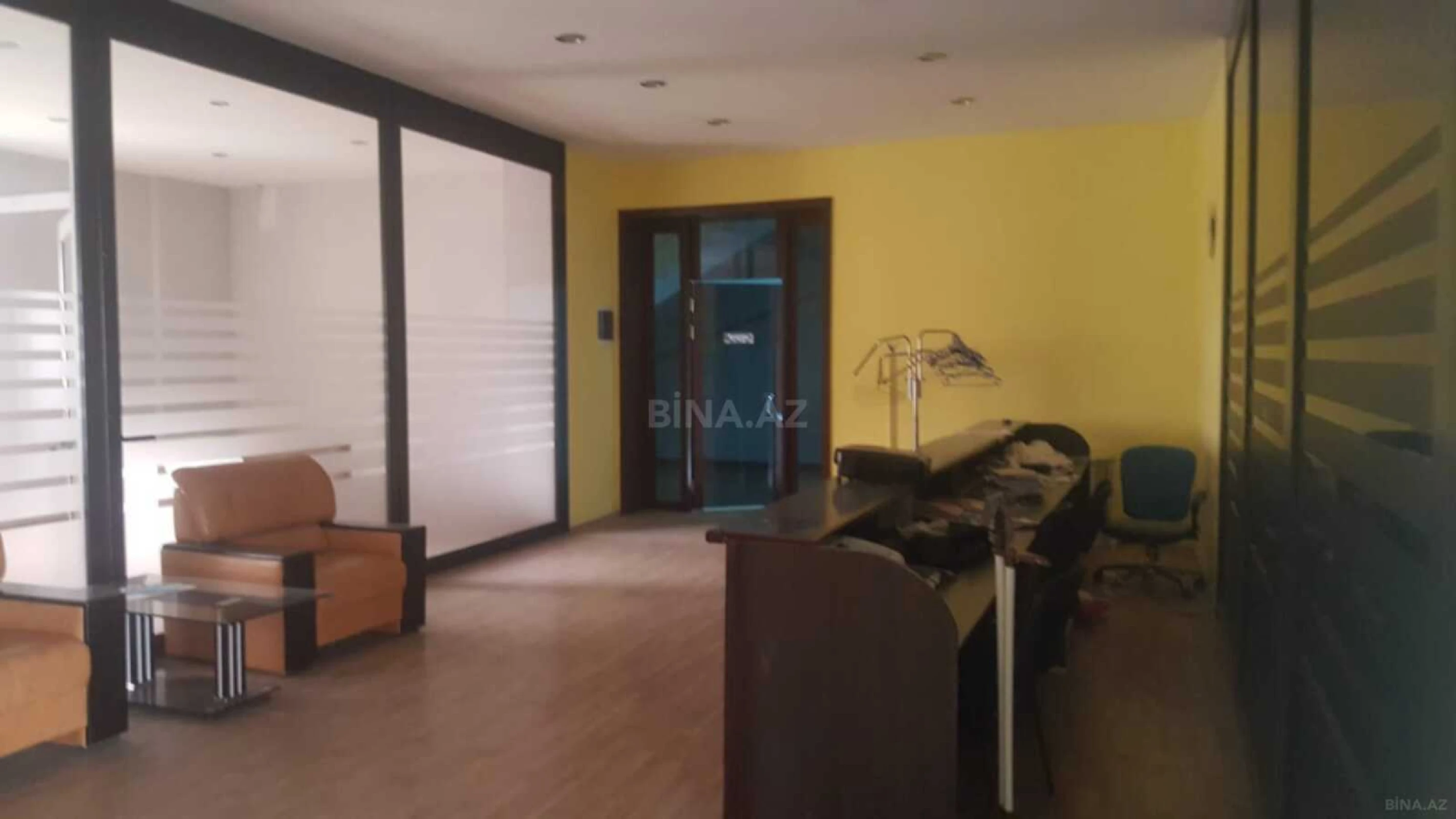 Satılır 20 otaqlı ofis 1470 m²