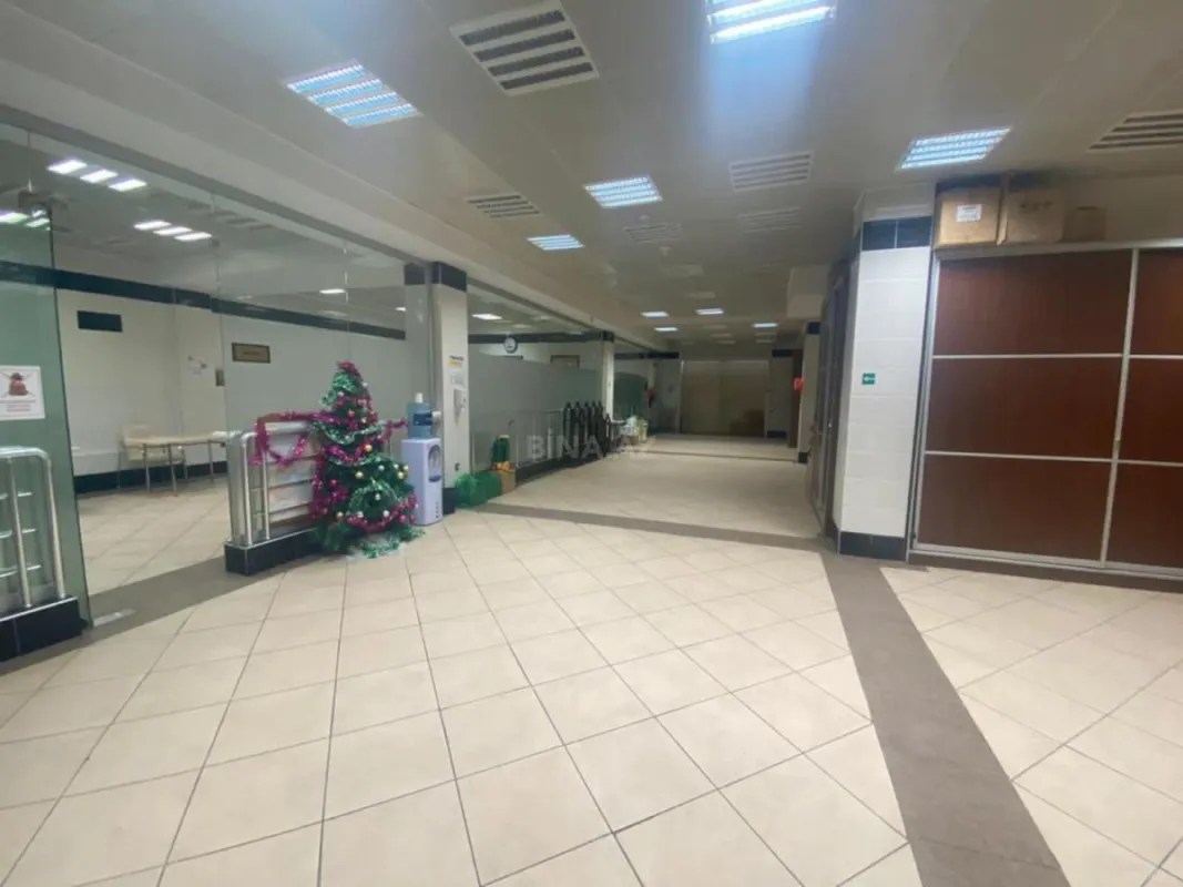 Satılır 20 otaqlı ofis 1470 m²