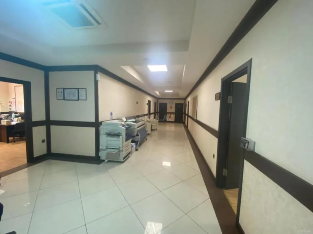 Satılır 20 otaqlı ofis 1470 m²