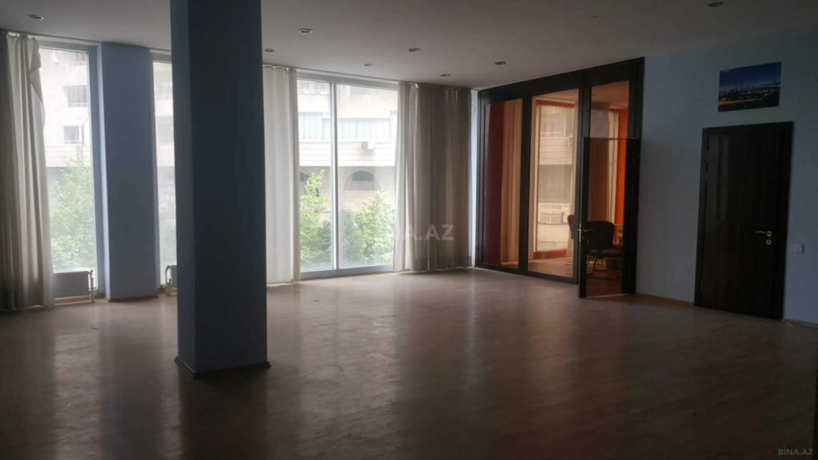 Satılır 20 otaqlı ofis 1470 m²