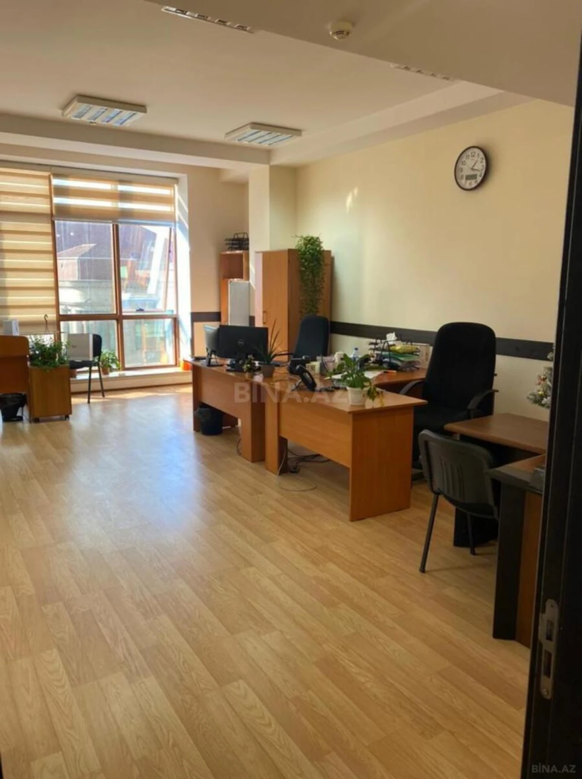 Satılır 20 otaqlı ofis 1470 m²