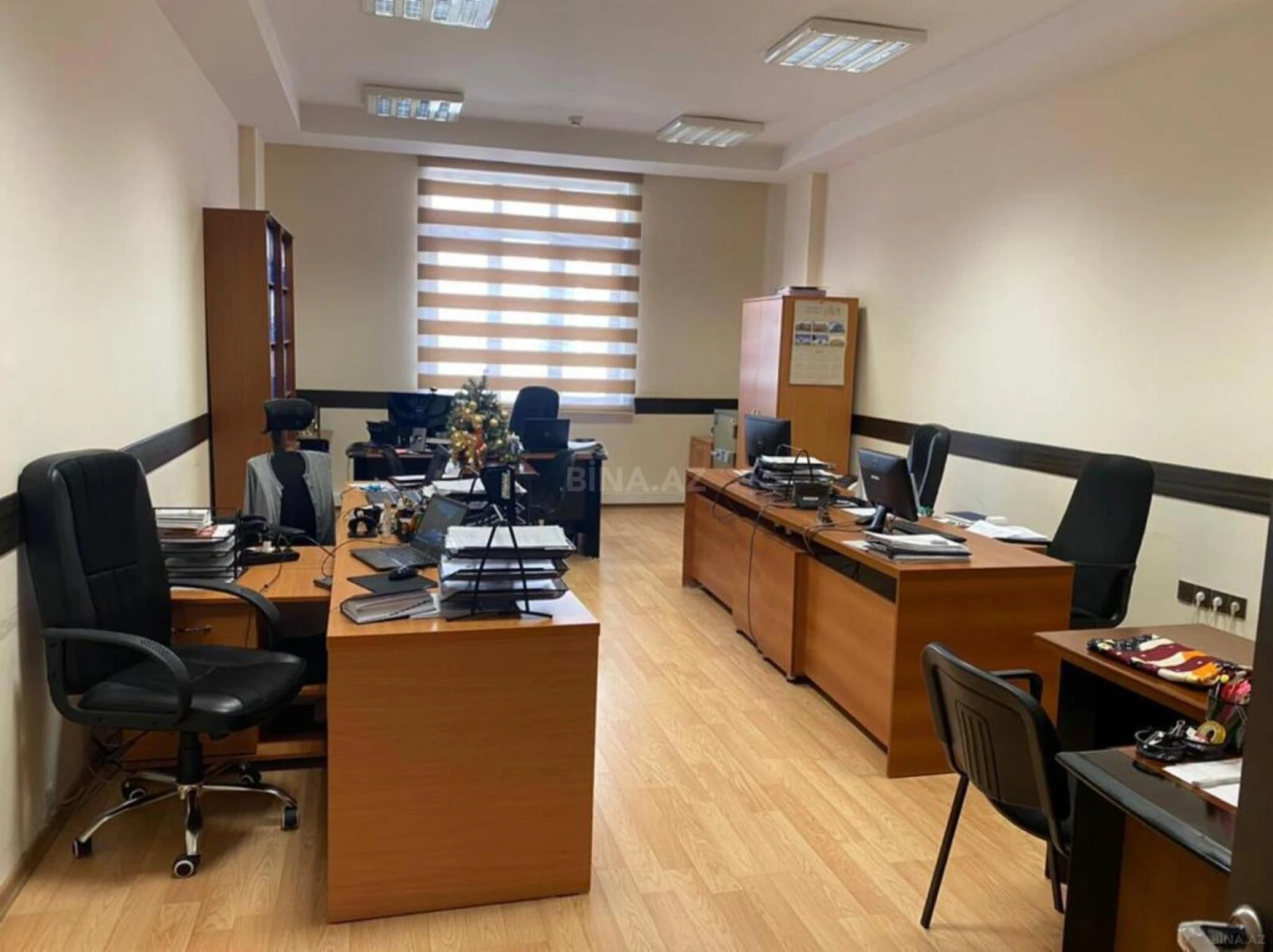 Satılır 20 otaqlı ofis 1470 m²