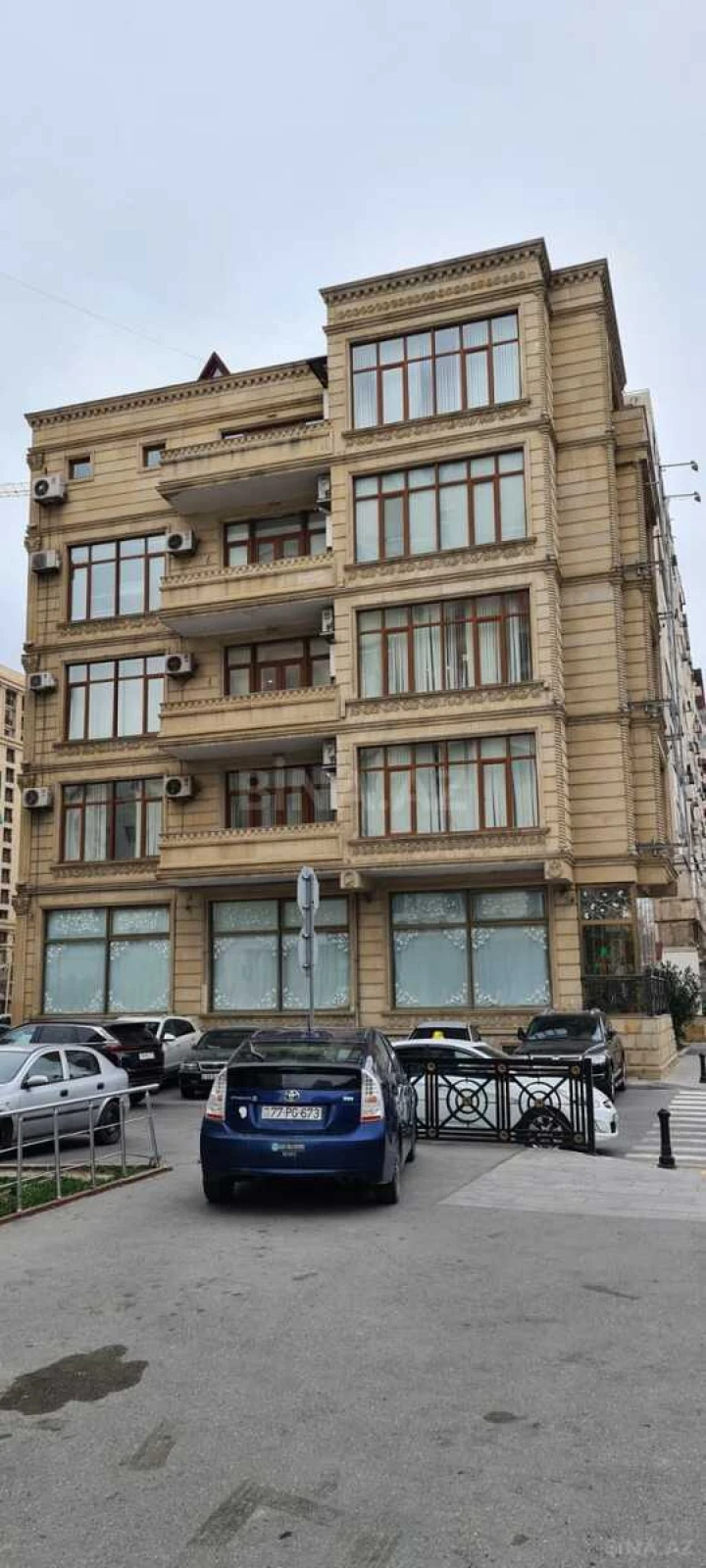 Satılır 20 otaqlı ofis 1470 m²