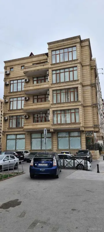 Satılır 20 otaqlı ofis 1470 m²