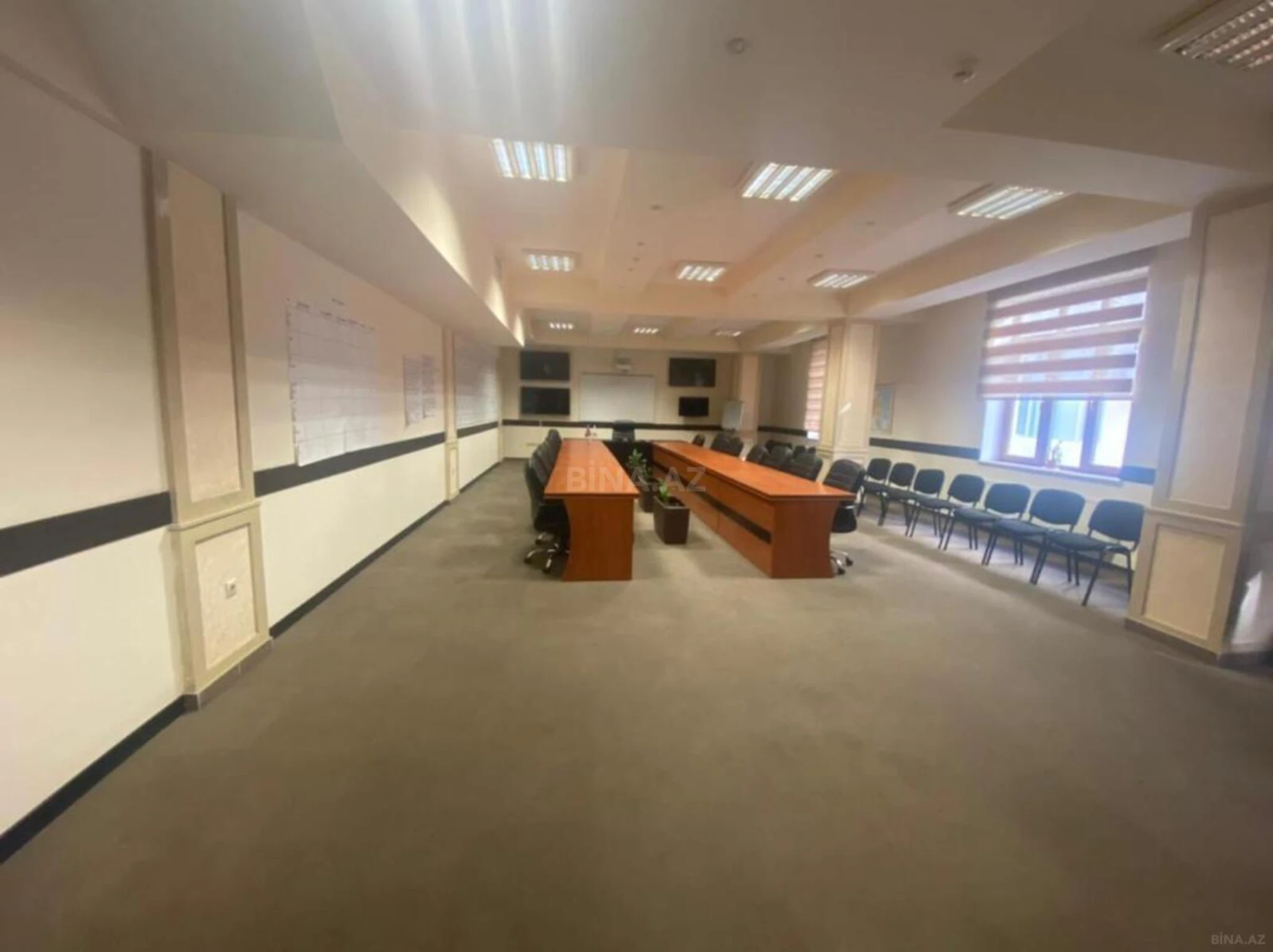 Satılır 20 otaqlı ofis 1470 m²