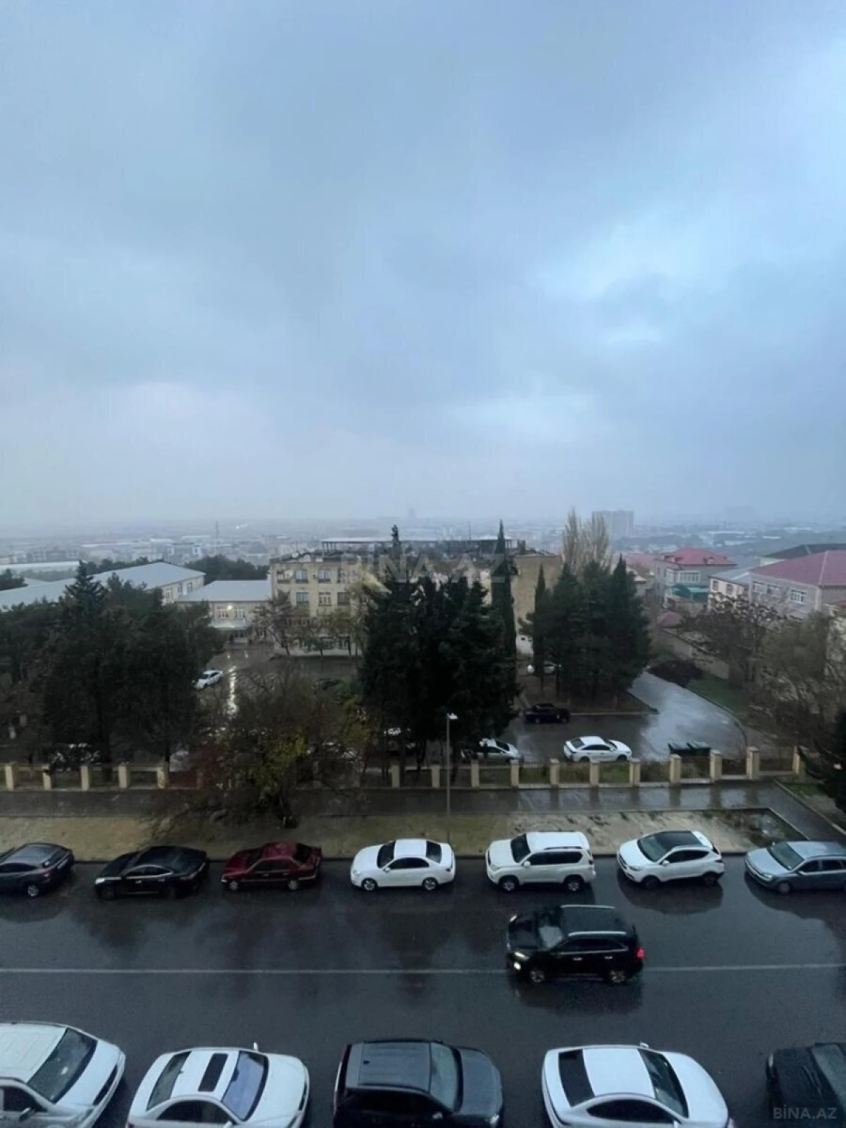 Satılır 4 otaqlı mənzil 165 m²