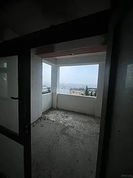 Satılır 4 otaqlı mənzil 165 m²