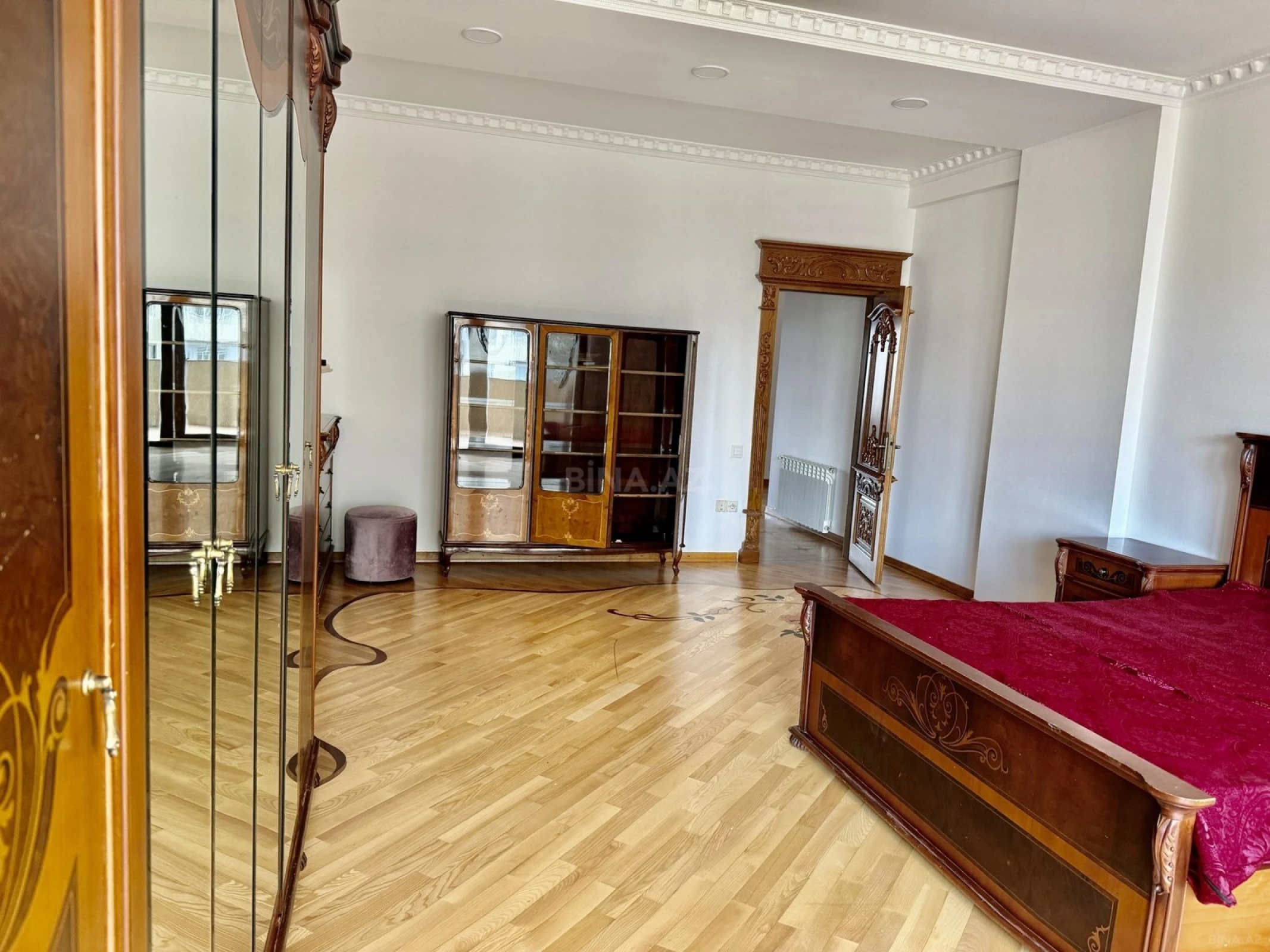 Kirayə verilir 3 otaqlı mənzil 160 m²
