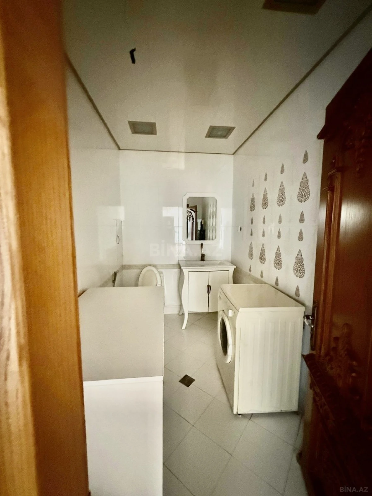 Kirayə verilir 3 otaqlı mənzil 160 m²