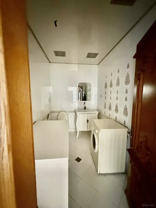 Kirayə verilir 3 otaqlı mənzil 160 m²