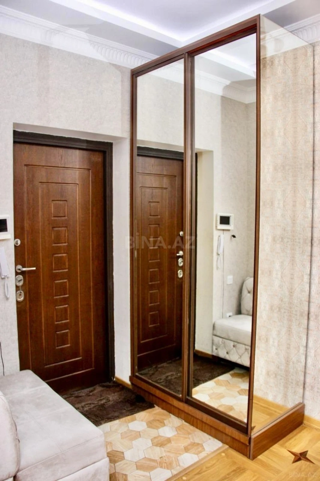 Kirayə verilir 3 otaqlı mənzil 160 m²