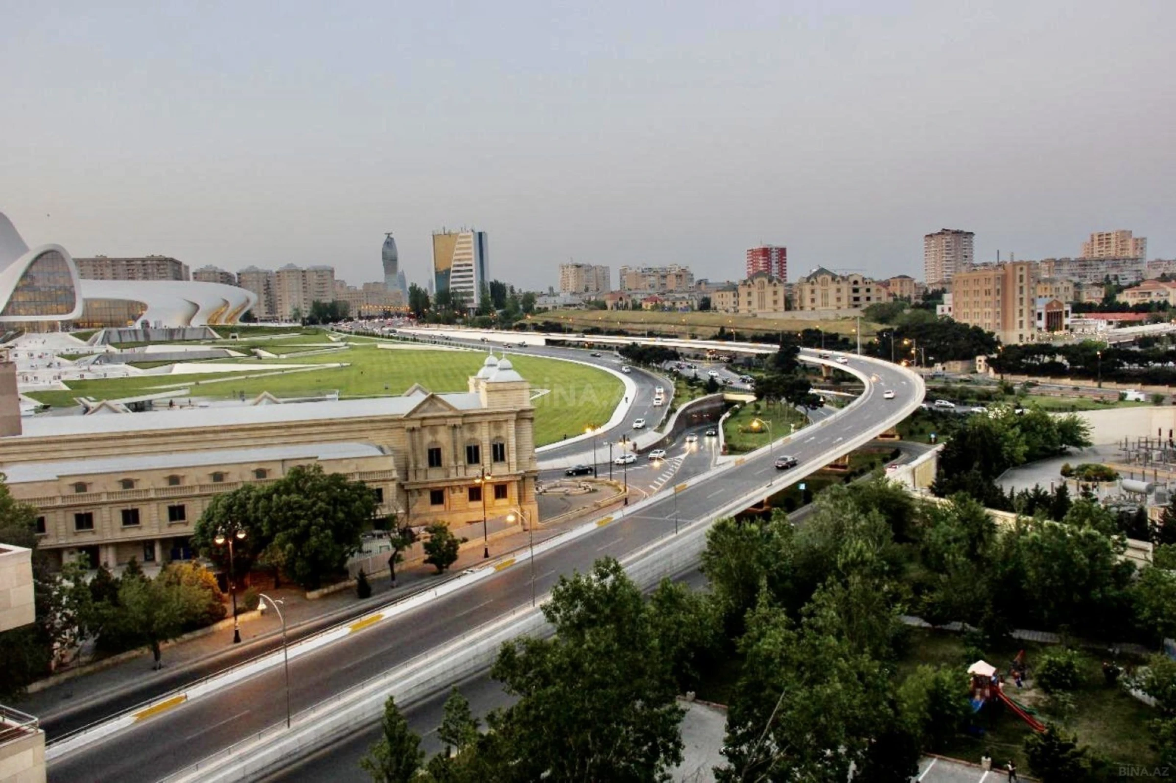 Kirayə verilir 3 otaqlı mənzil 160 m²