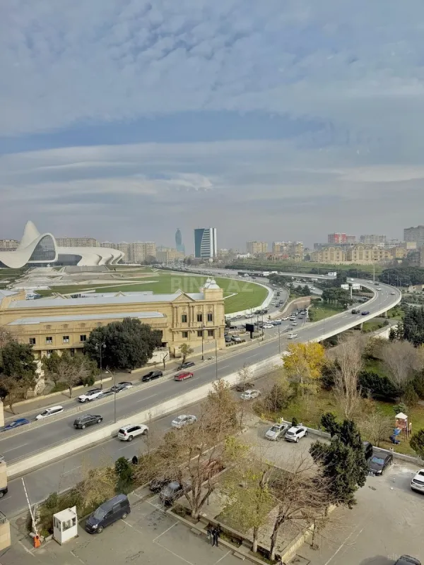 Kirayə verilir 3 otaqlı mənzil 160 m²