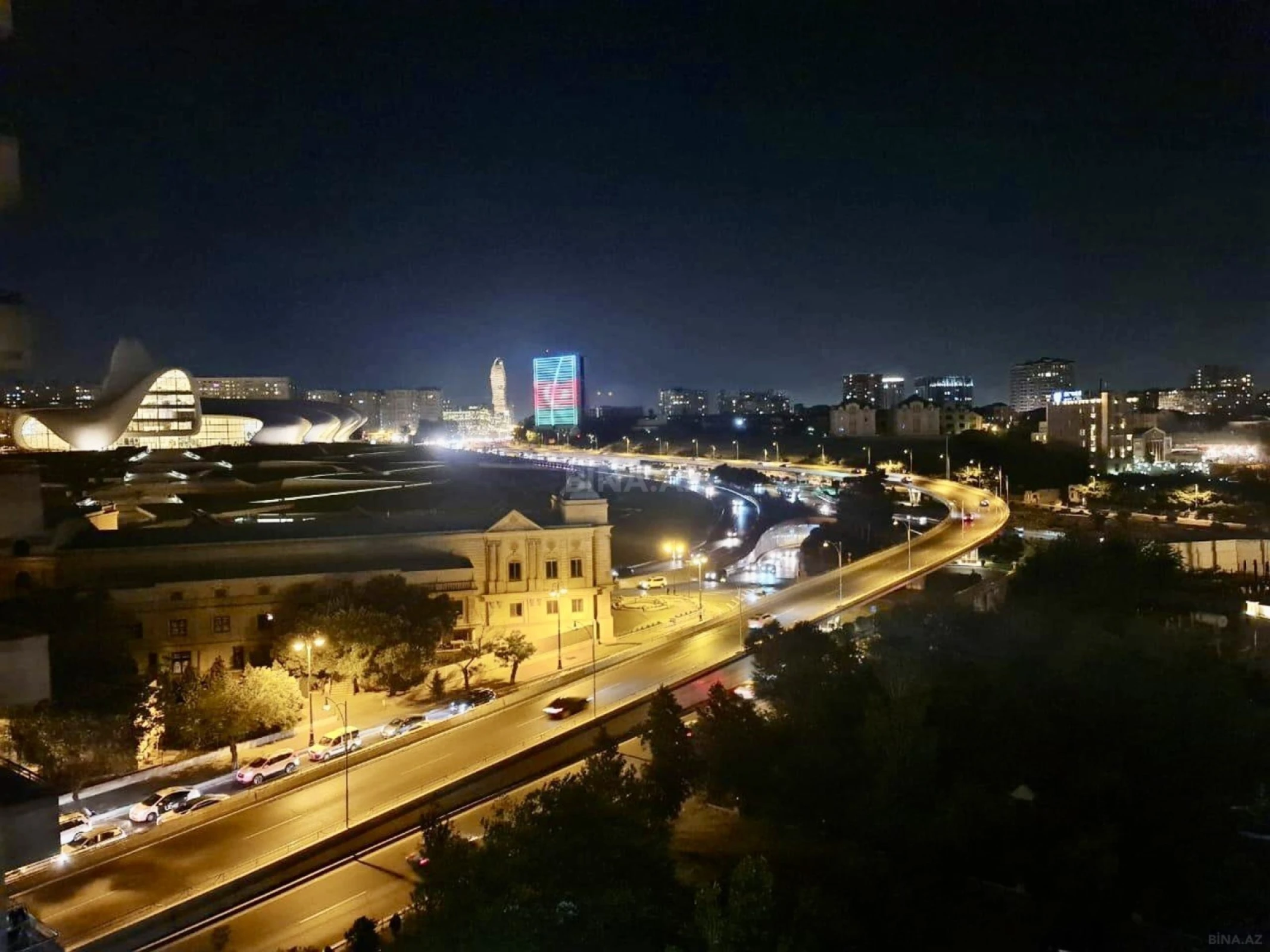 Kirayə verilir 3 otaqlı mənzil 160 m²