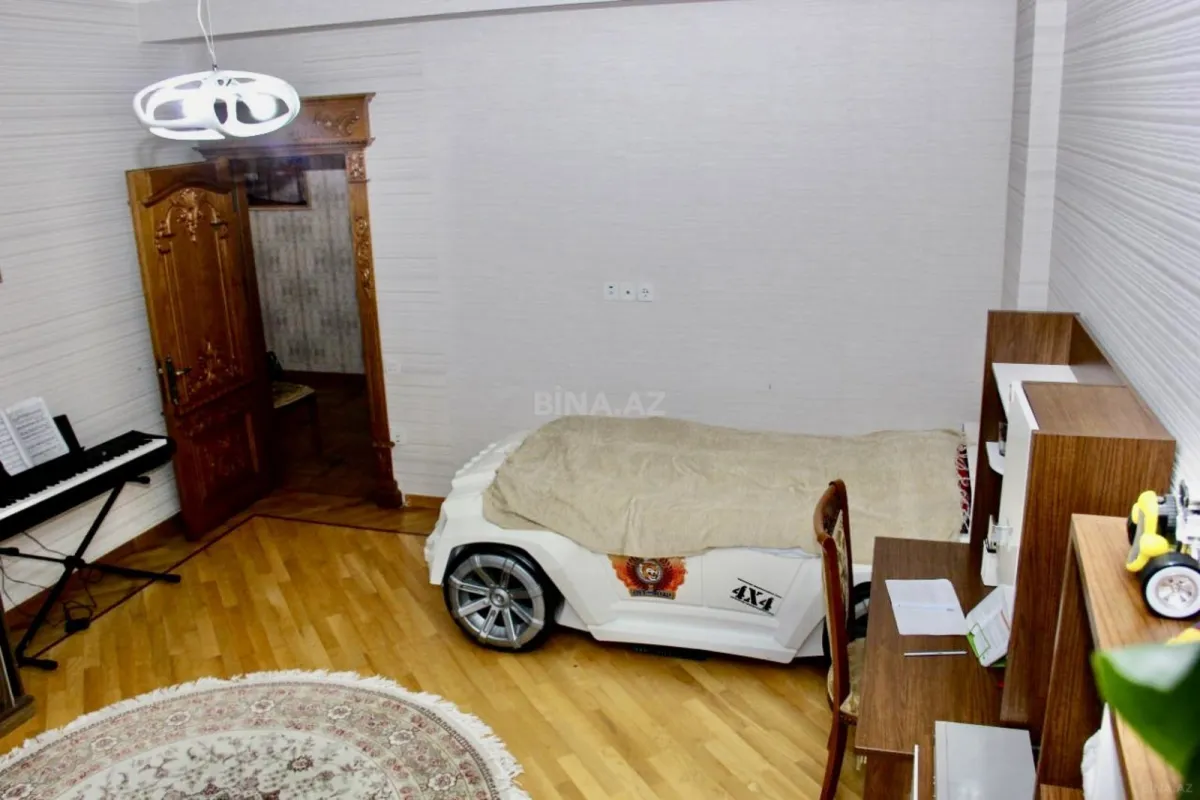 Kirayə verilir 3 otaqlı mənzil 160 m²