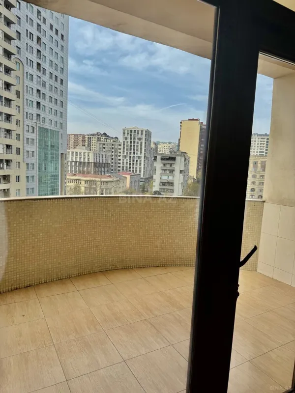 Kirayə verilir 3 otaqlı mənzil 160 m²