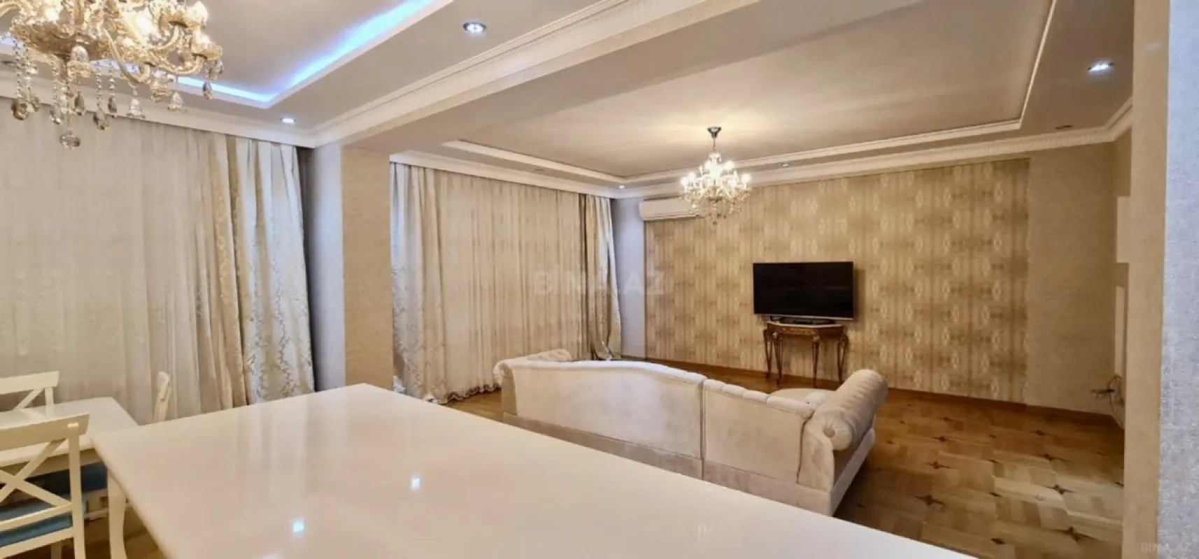 Kirayə verilir 3 otaqlı mənzil 160 m²
