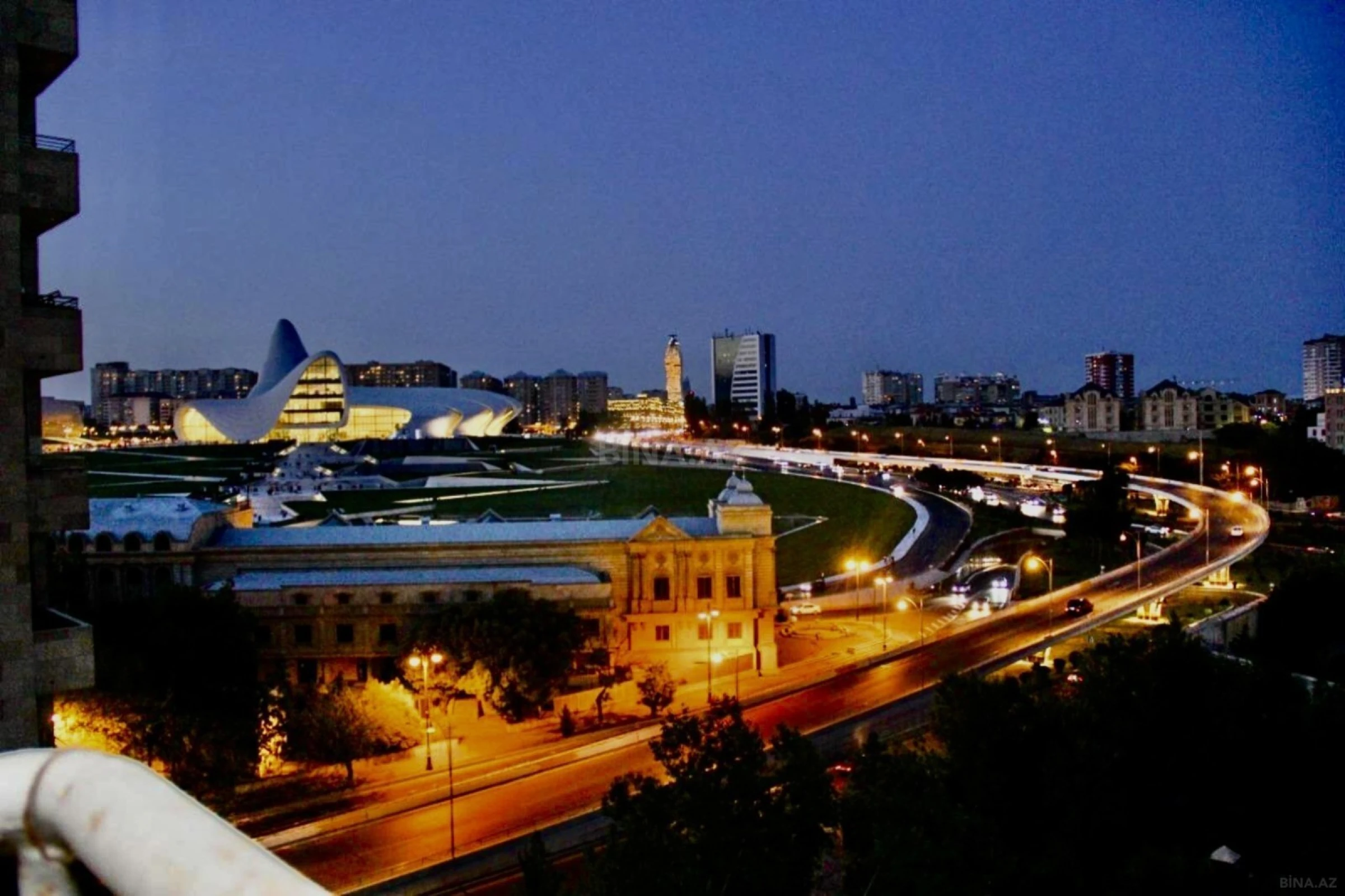 Kirayə verilir 3 otaqlı mənzil 160 m²