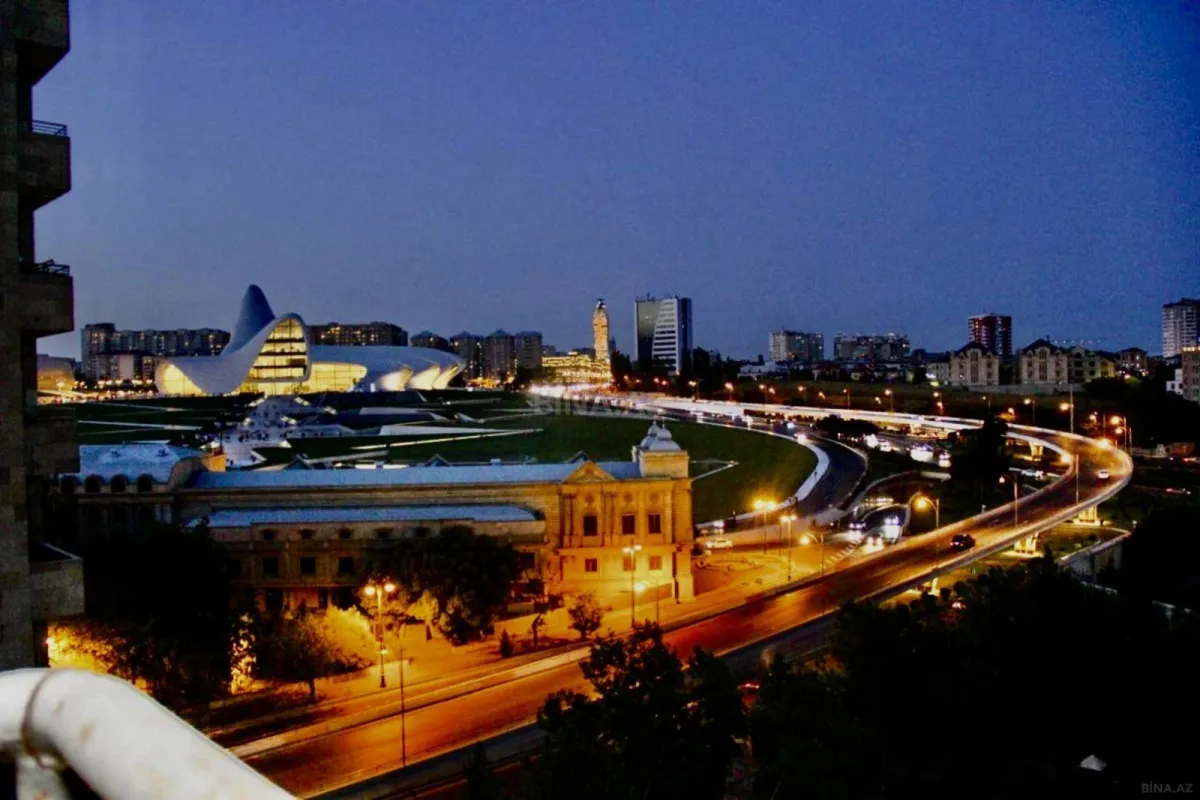 Kirayə verilir 3 otaqlı mənzil 160 m²