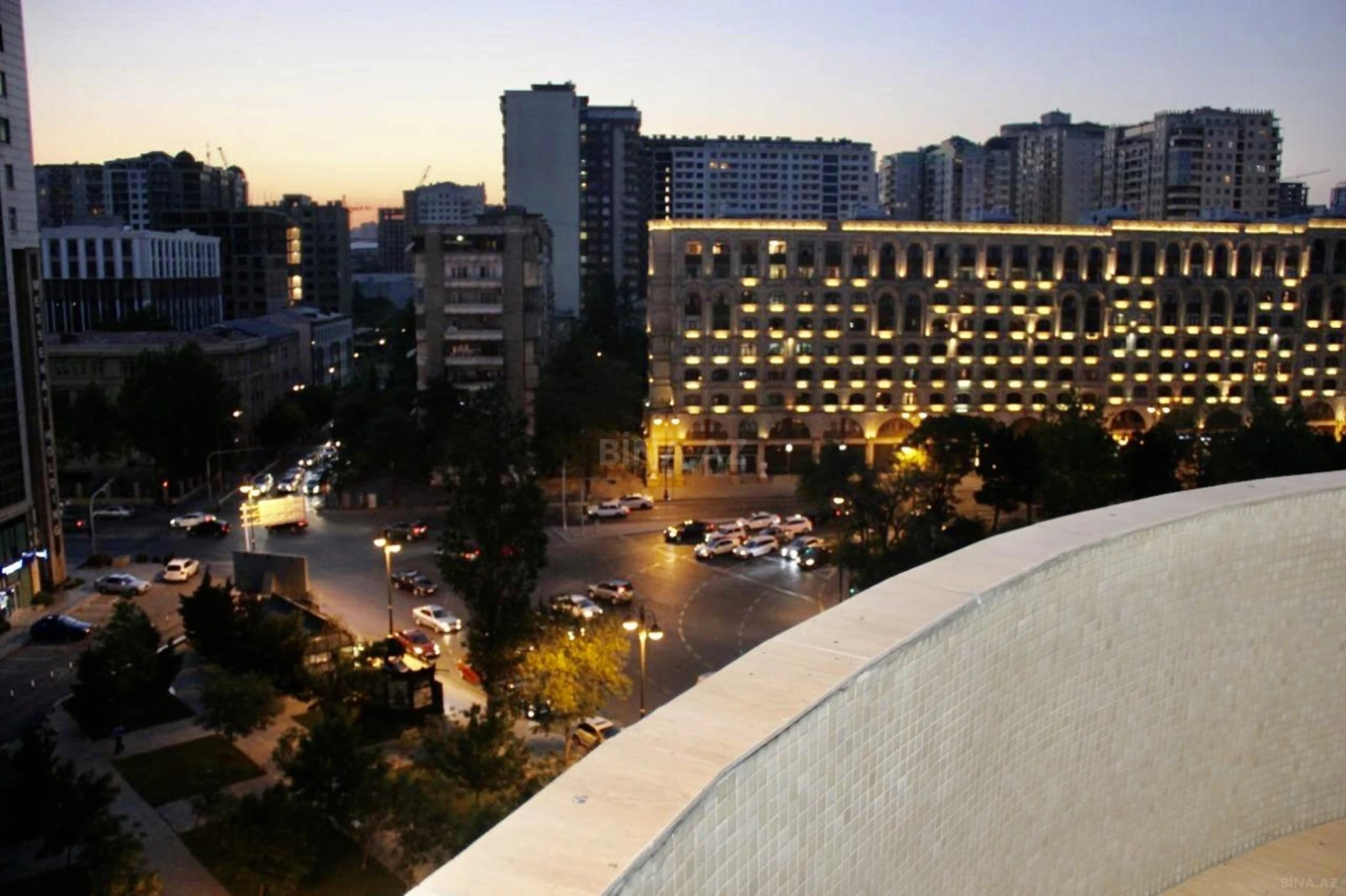 Kirayə verilir 3 otaqlı mənzil 160 m²