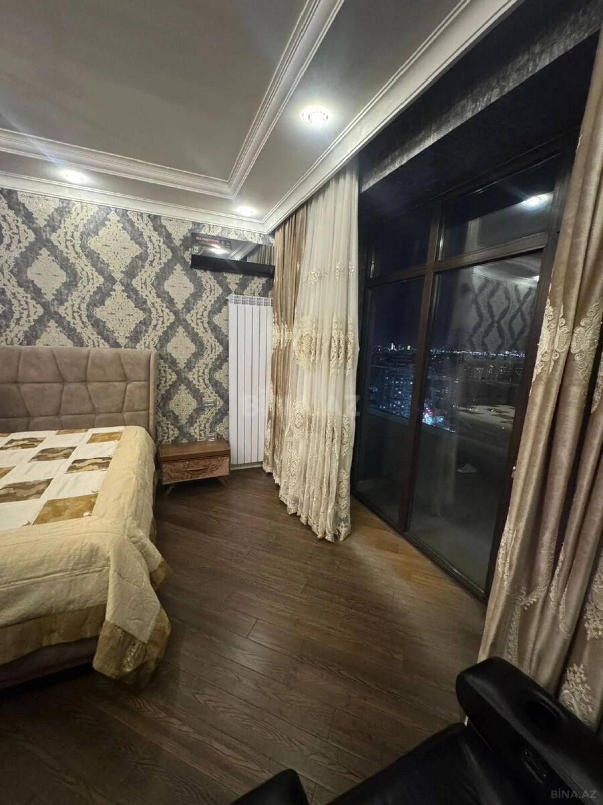 Kirayə verilir 3 otaqlı mənzil 150 m²