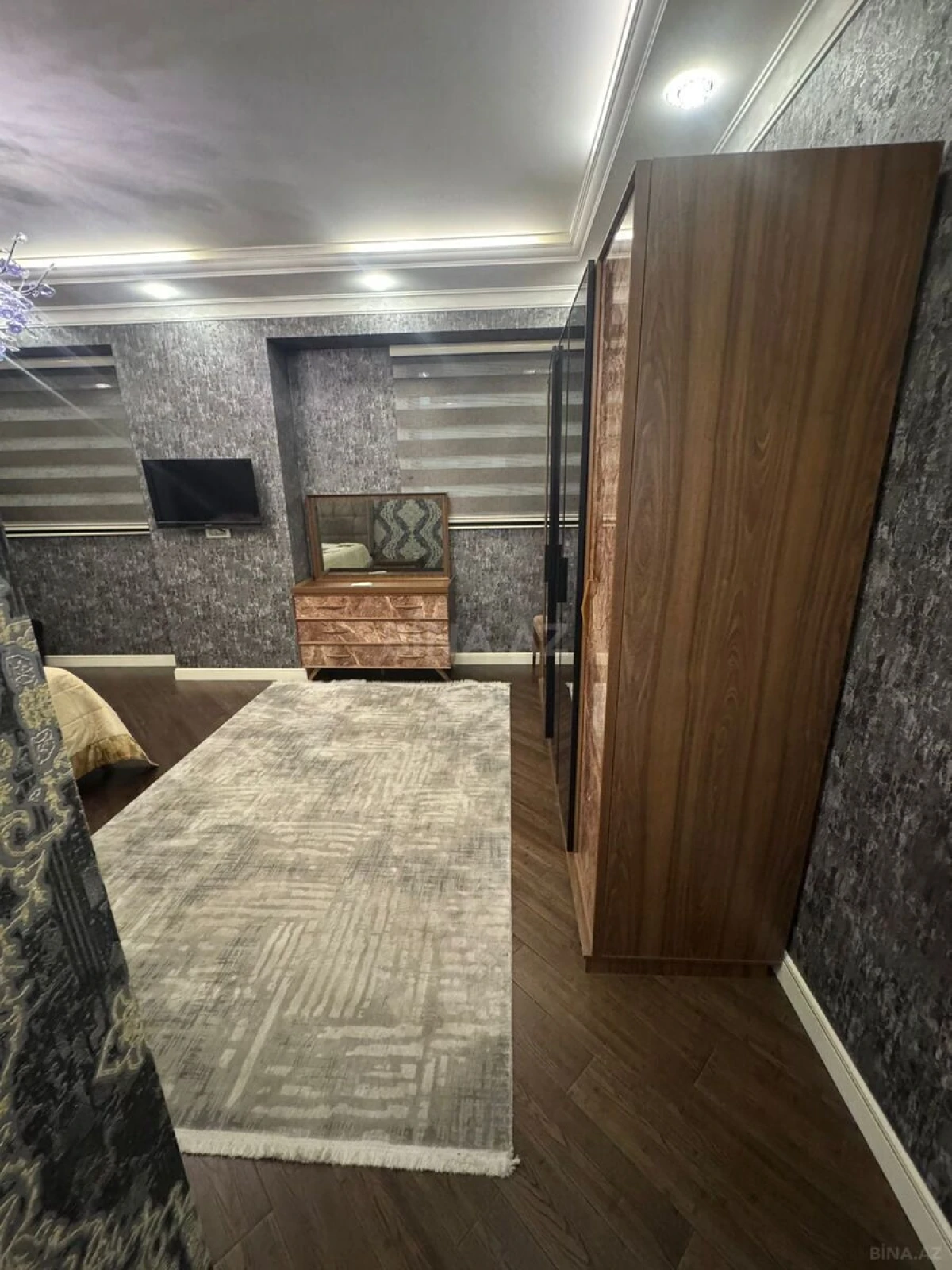 Kirayə verilir 3 otaqlı mənzil 150 m²