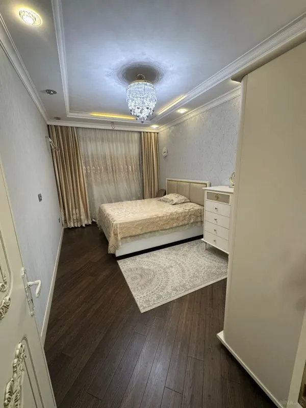 Kirayə verilir 3 otaqlı mənzil 150 m²