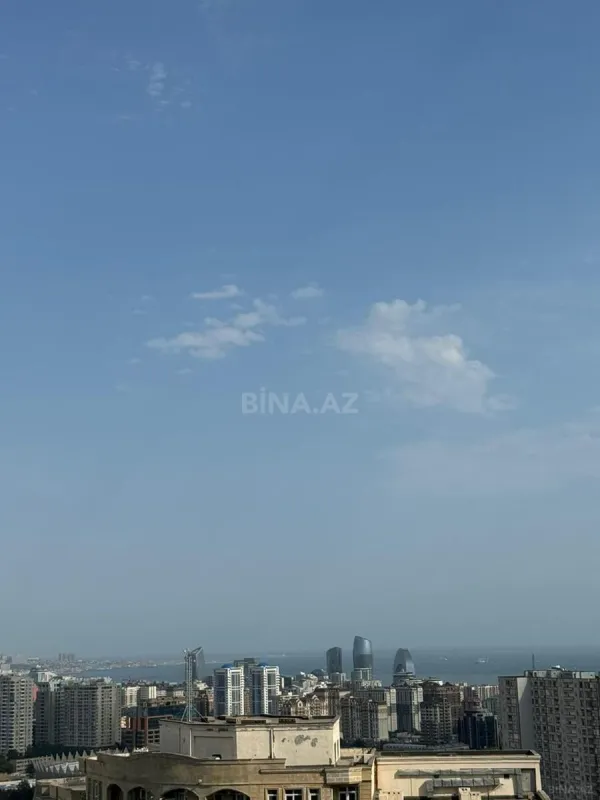 Kirayə verilir 3 otaqlı mənzil 150 m²