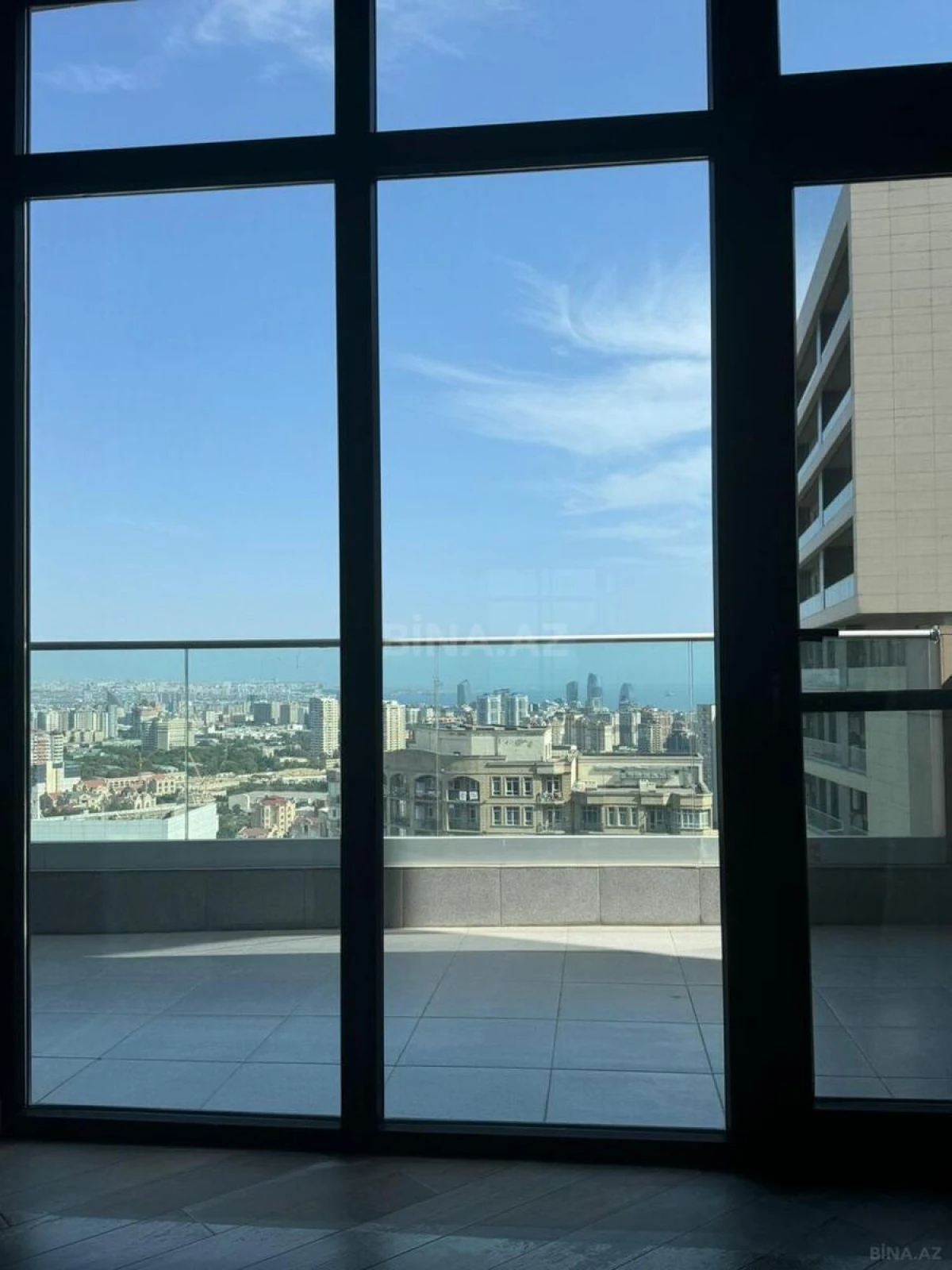 Kirayə verilir 3 otaqlı mənzil 150 m²