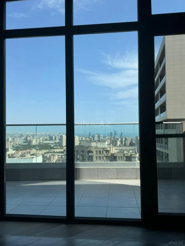 Kirayə verilir 3 otaqlı mənzil 150 m²