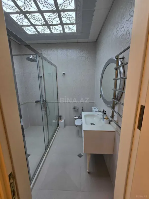 Satılır 4 otaqlı mənzil 220 m²