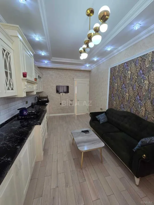 Satılır 4 otaqlı mənzil 220 m²
