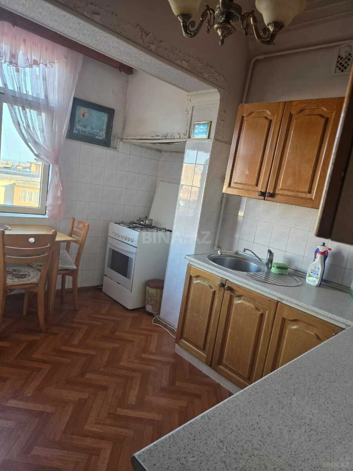 Satılır 4 otaqlı mənzil 100 m²