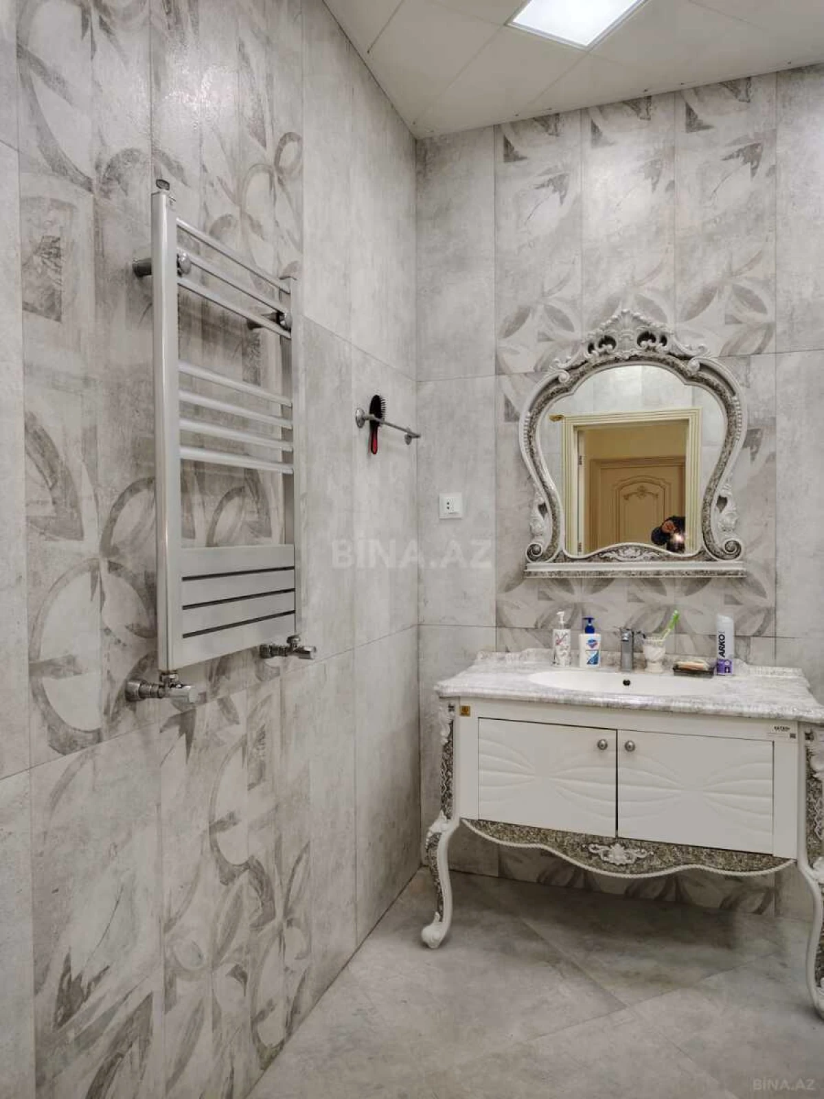 Satılır 4 otaqlı mənzil 178 m²