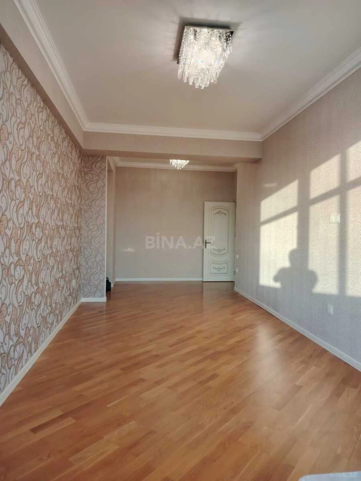 Satılır 4 otaqlı mənzil 178 m²