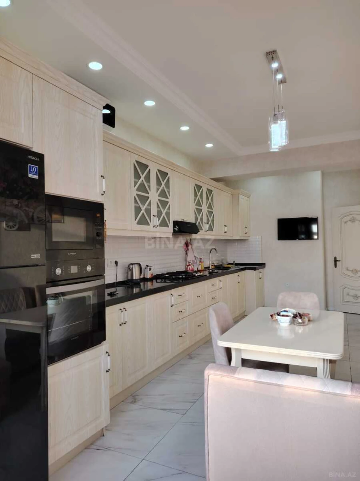 Satılır 4 otaqlı mənzil 178 m²