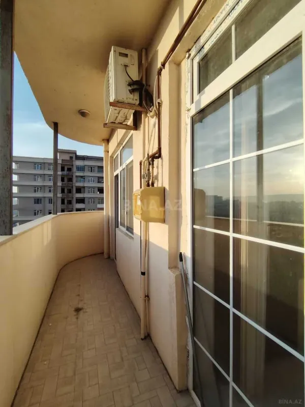 Satılır 4 otaqlı mənzil 178 m²