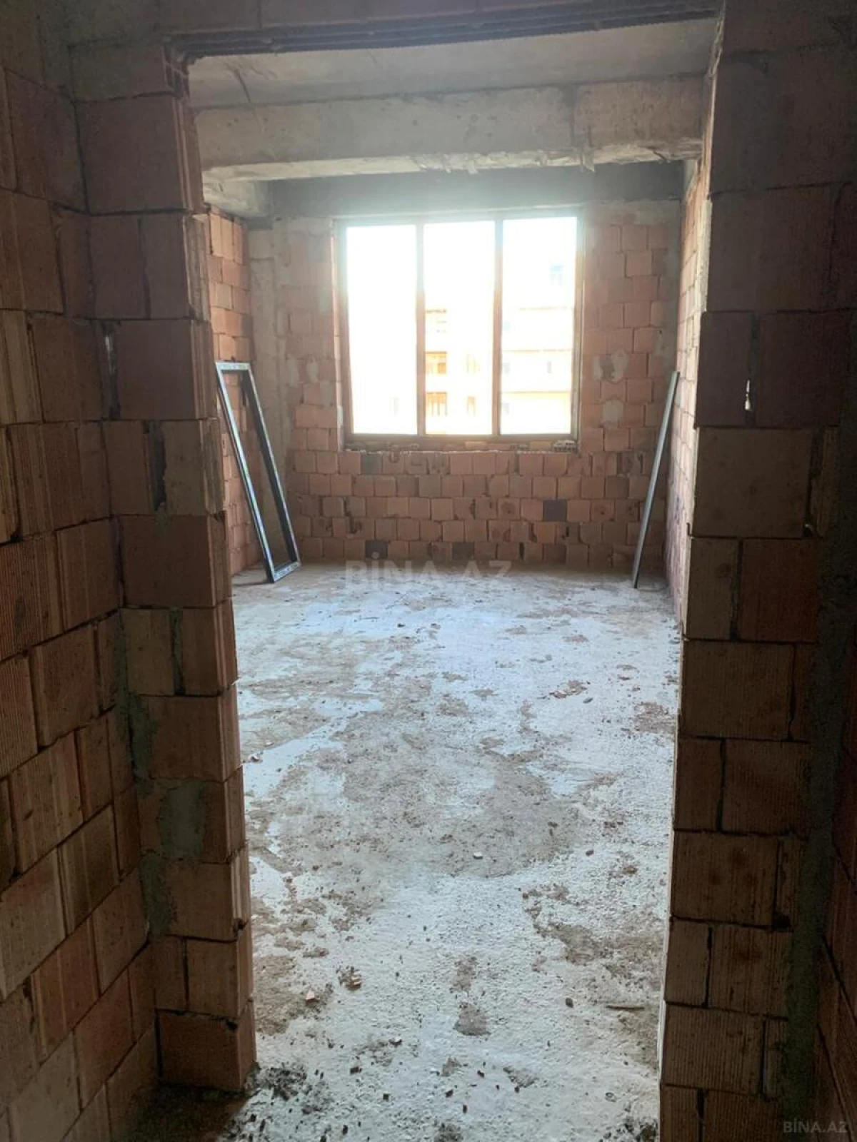 Satılır 1 otaqlı mənzil 60 m²