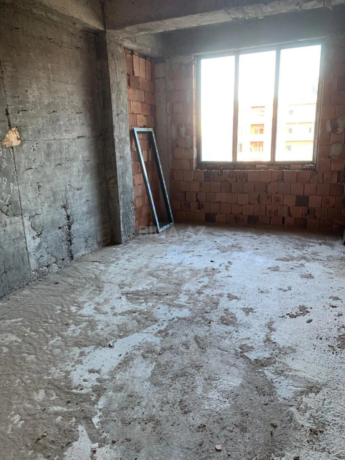 Satılır 1 otaqlı mənzil 60 m²