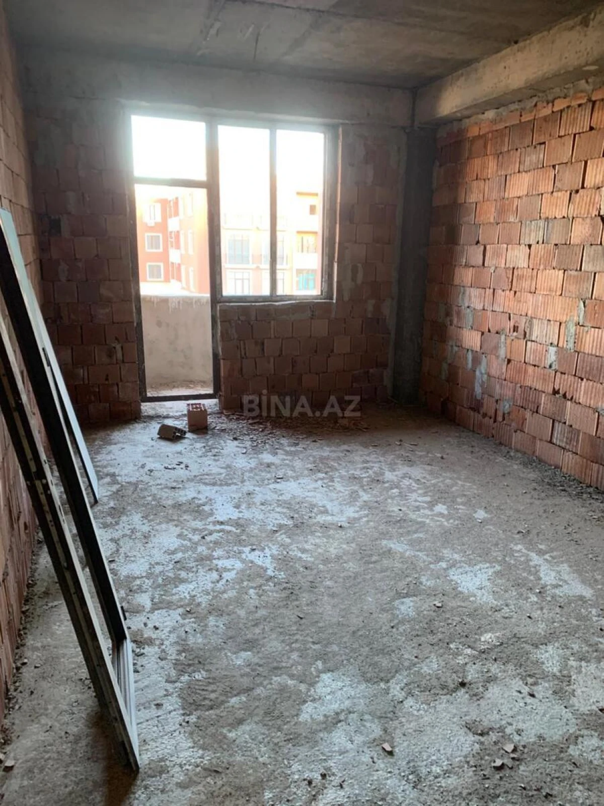 Satılır 1 otaqlı mənzil 60 m²