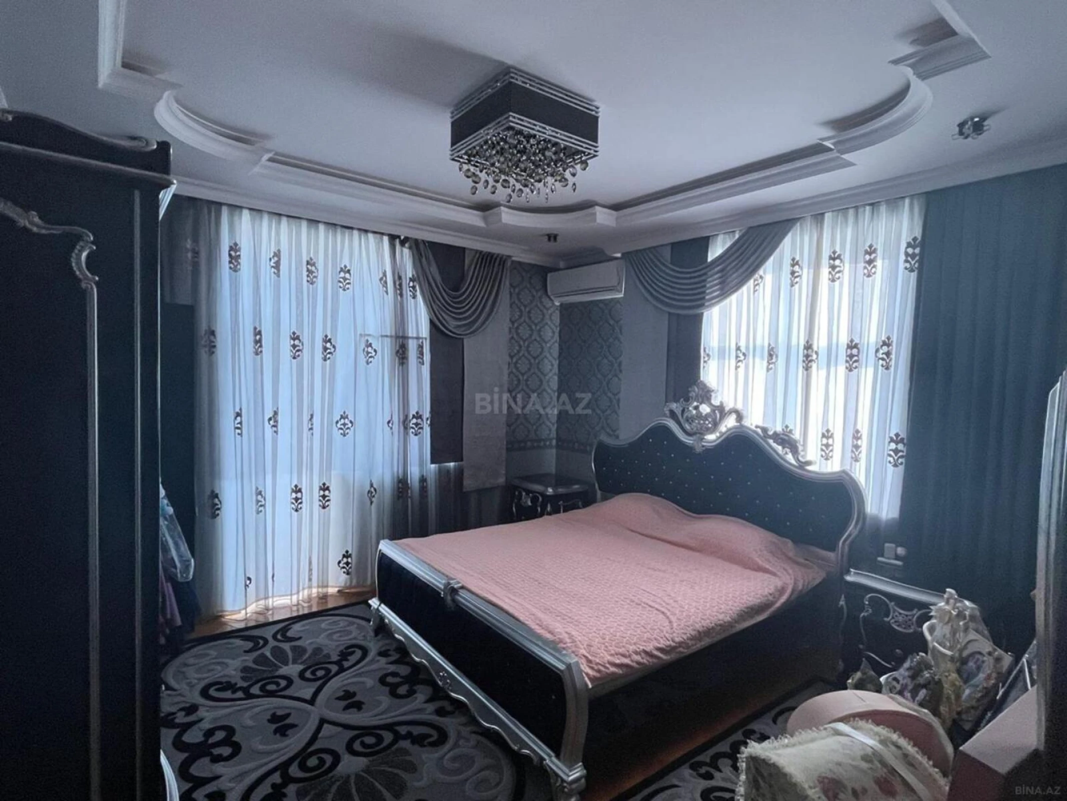 Satılır 4 otaqlı mənzil 204 m²