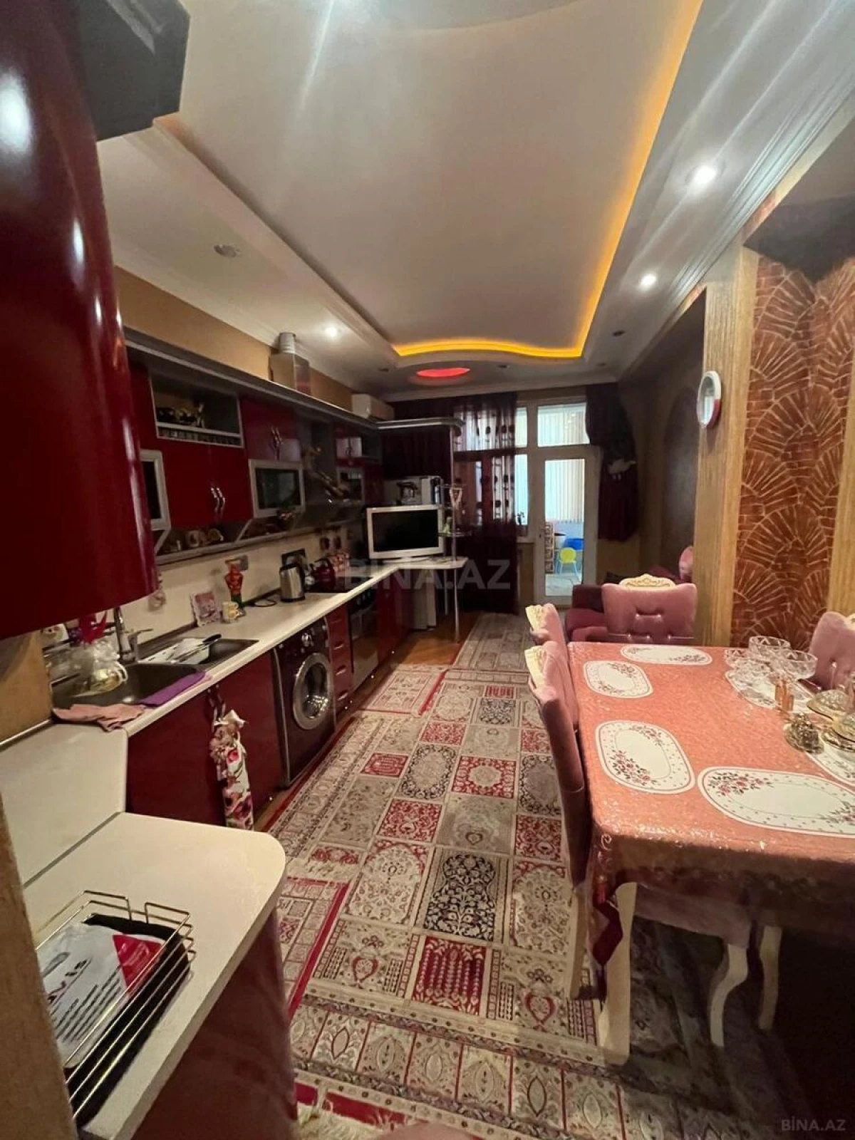 Satılır 4 otaqlı mənzil 204 m²