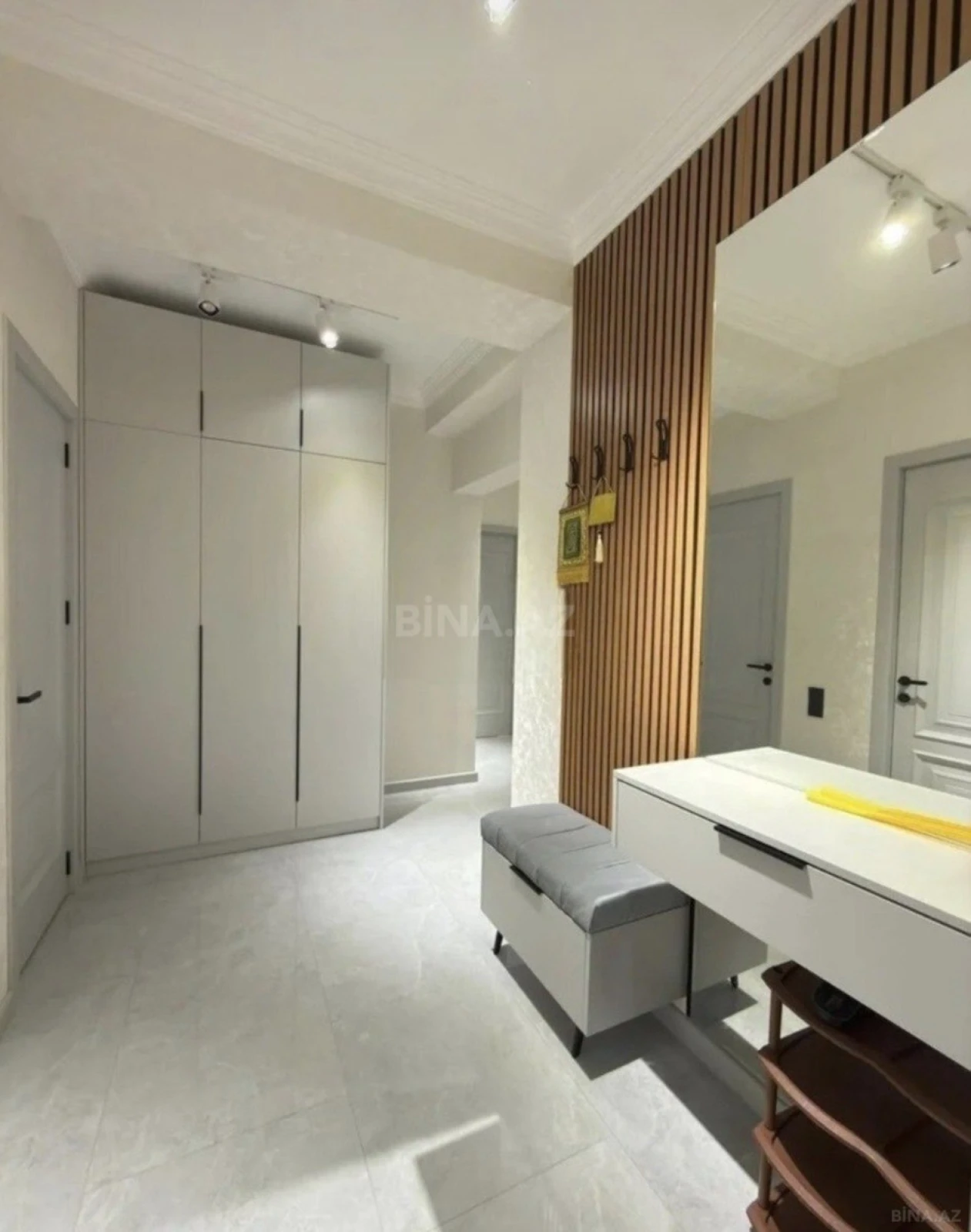 Kirayə verilir 2 otaqlı mənzil 90 m²